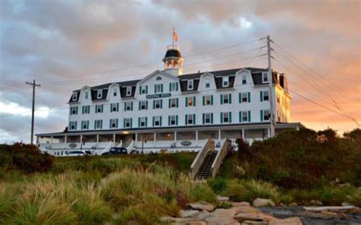 The National Hotel (2012)
