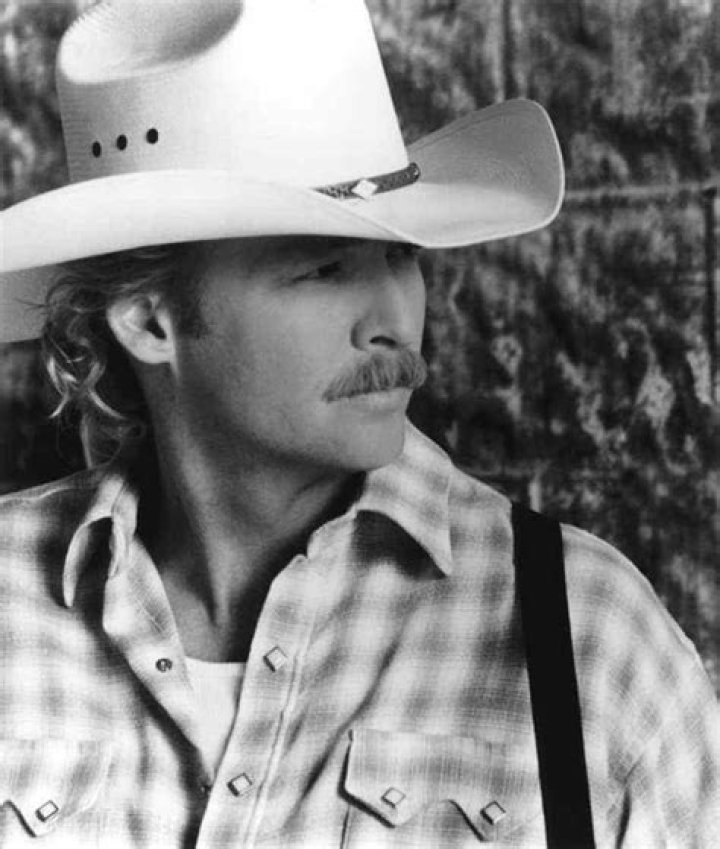 The Oozing Alan Jackson in his Sultry Ballad “I’ll Go on Loving You