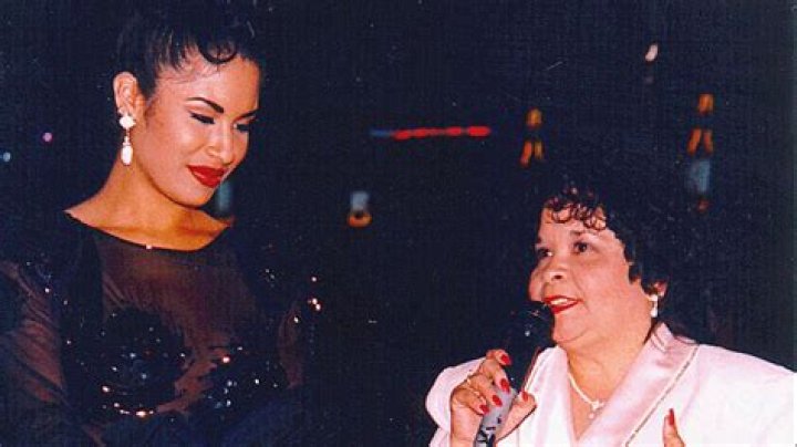 The Red Flags Before Yolanda Saldivar Shot Selena A&E True Crime