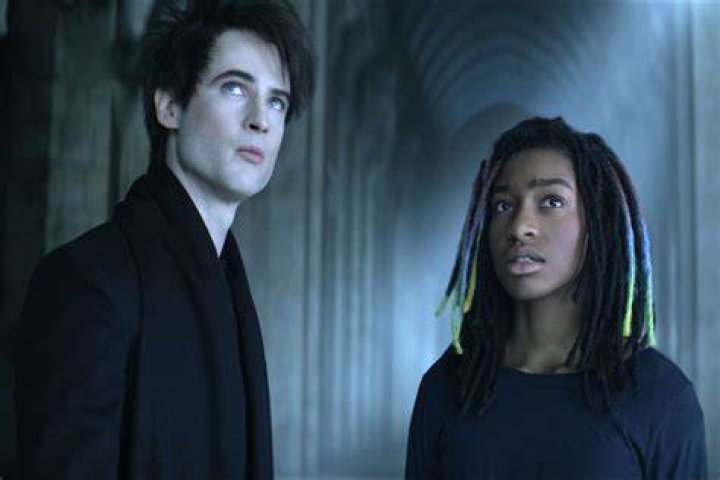 The Sandman Vanesu Samunyai & Stephen Fry on Which Spinoffs They'd Watch