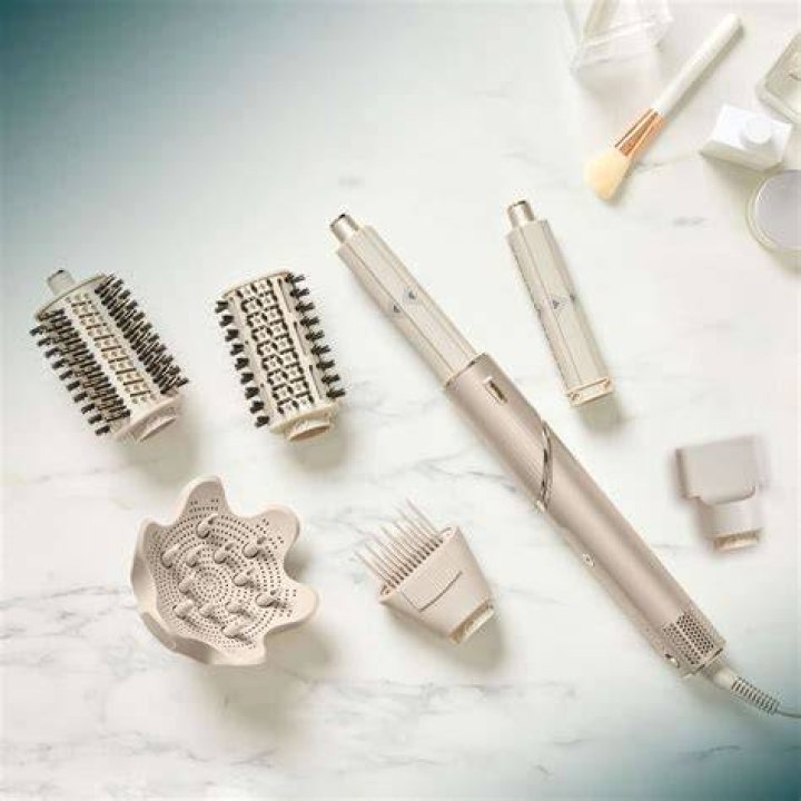 The Shark FlexStyle Hair Drying System Is Back in Stock on Amazon
