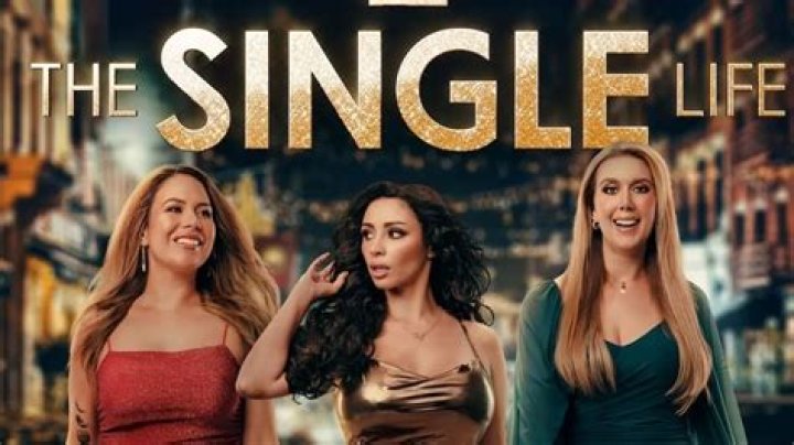 The single life seems to suit Kelly Brook and Billy Zane as they grin
