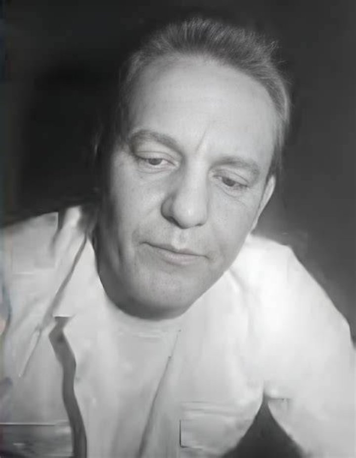 The Untold Truth Of Woody Harrelson's Wife Laura Louie