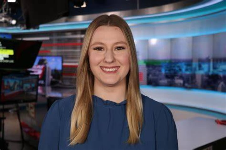 The wlsch. 7 meteorologist got engaged to her boyfriend on vacation in