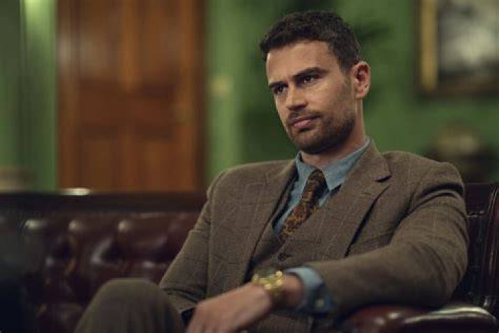 Theo James In Talks For Political Thriller "Backstabbing For Beginners