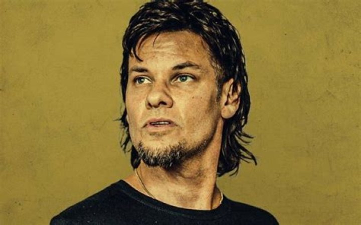 Theo Von "U look good together" UFC ring girl Brittney Palmer's