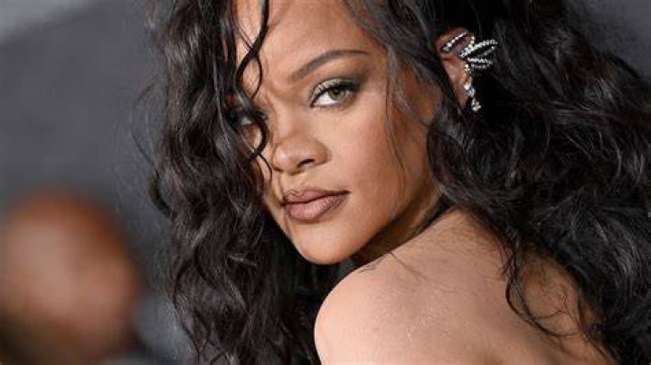 This older photo of Rihanna was posted on Website that sells concert