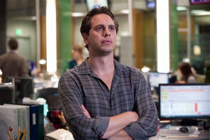 Thomas Sadoski (The Newsroom) Thomas sadoski, Handsome, Suit jacket
