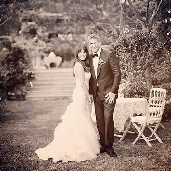 Tiffani Thiessen celebrates wedding anniversary with poignant message