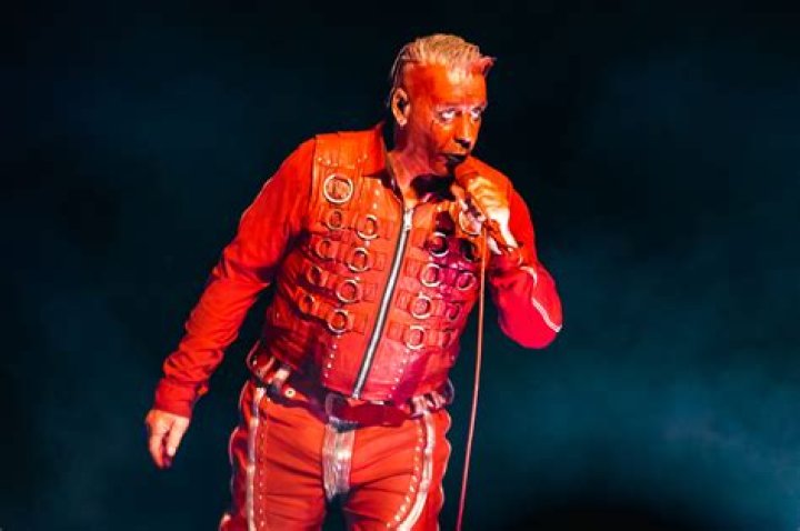 Till Lindemann's new girlfriend Till Lindemann, Houses Of The Holy, New