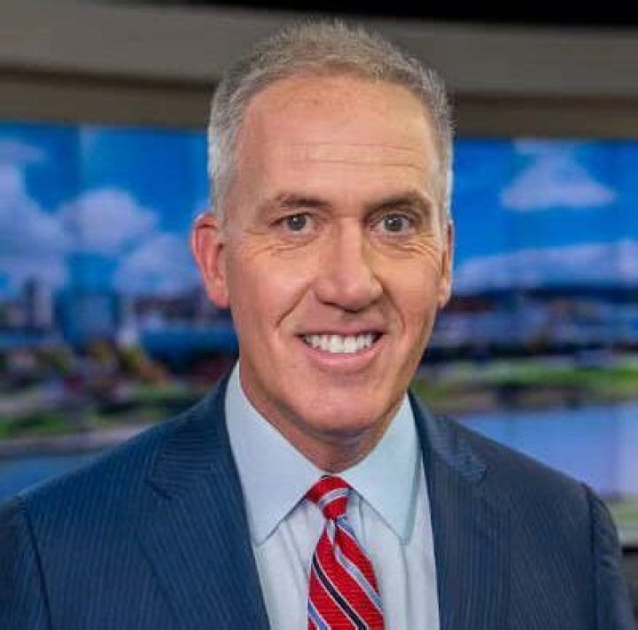 Tim Irr (WSAZ) Bio, Wiki, Age, Height, Family, Wife, Daughters, Salary