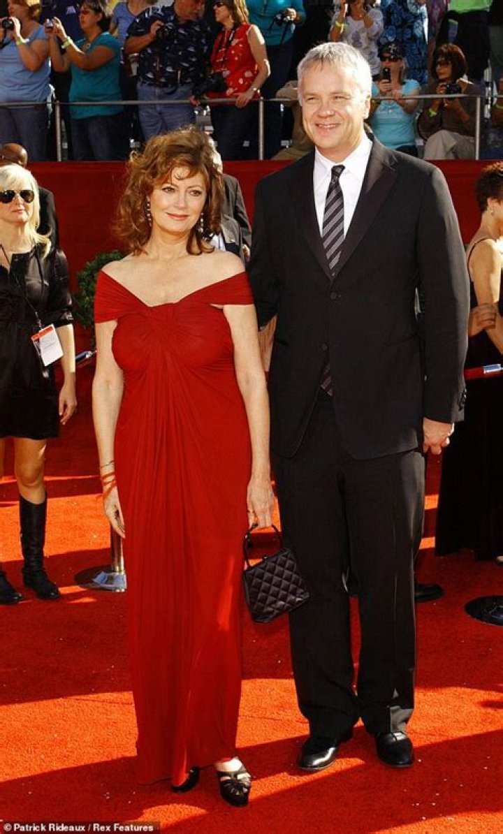 Tim Robbins, 62, files for divorce from his wife Gratiela Brancusi, 30