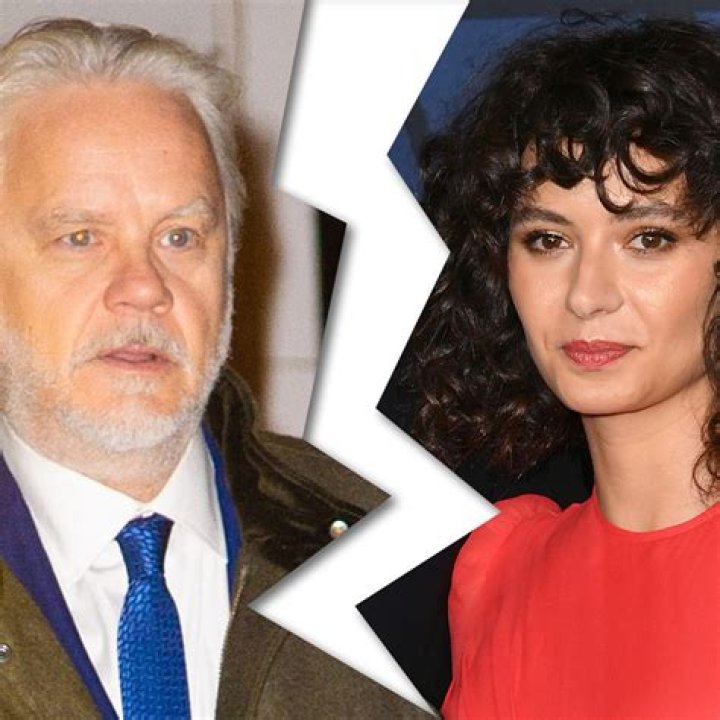 Tim Robbins, 64, gets intimate with Reed Morano 2 years after divorcing
