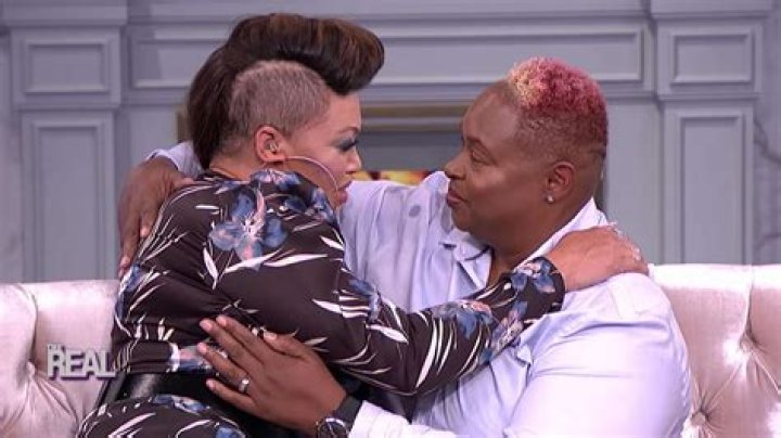 Tisha Campbell meets her longlost halfsister on The Real