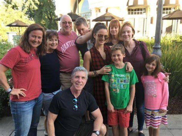 Tom and his family Tom holland brothers, Tom holland imagines, Holland