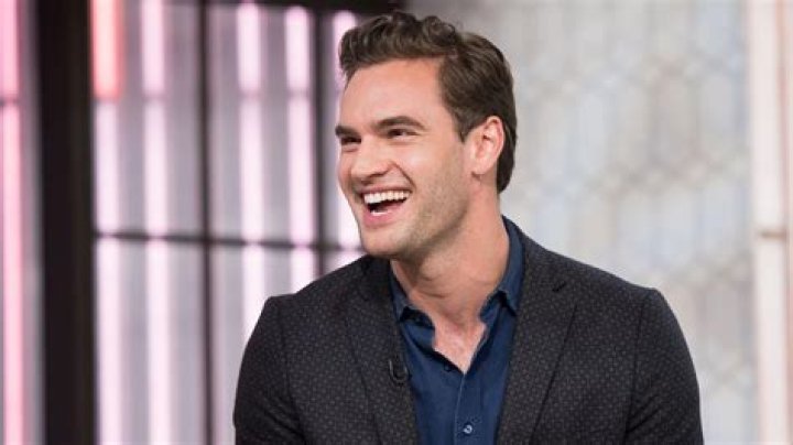 Tom Bateman Starring in Amy Schumer&rsquo;s Mother/Daughter Comedy (EXCLUSIVE)
