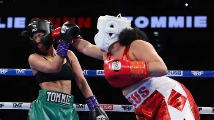 Tommie Lee scorched after passing out during boxing match (video)
