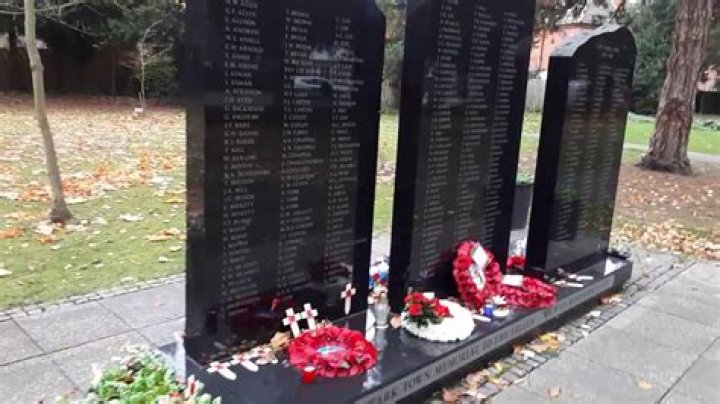 Tommy Soldier at Newark Cemetery War Memorial To The Fallen YouTube
