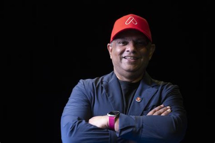 Tony Fernandes celebrity net worth salary, house, car