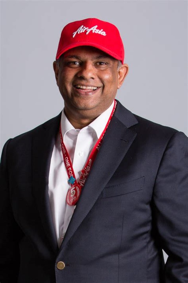 Tony Fernandes 'vigorously rejects' bribery charges