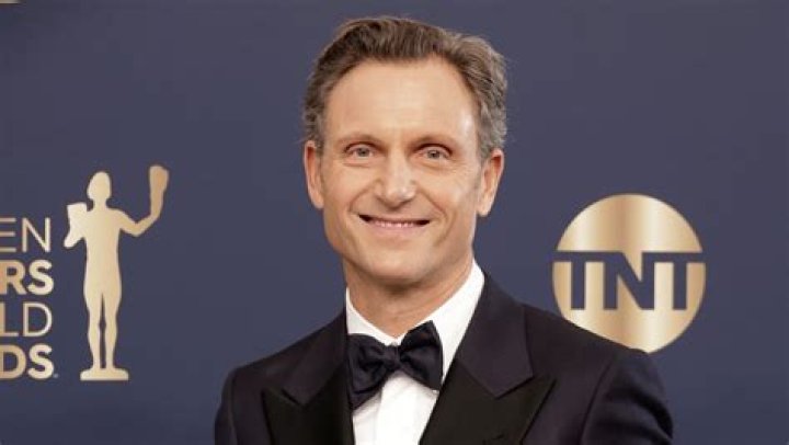 Tony Goldwyn 2024 Wife, net worth, tattoos, smoking & body facts Taddlr
