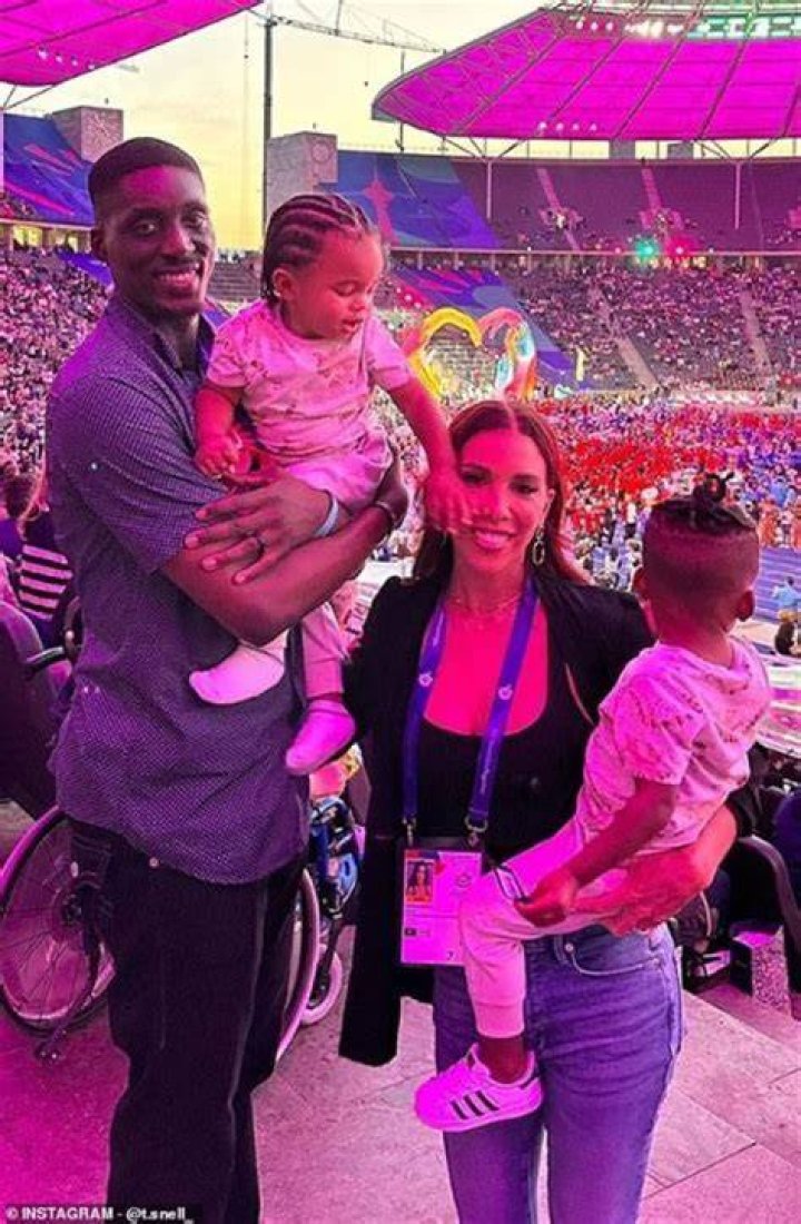 Tony Snell is Married to Wife Ashley Snell. Kids.