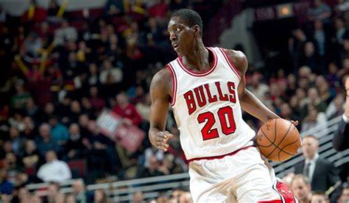Tony Snell leads Bulls over Milwaukee