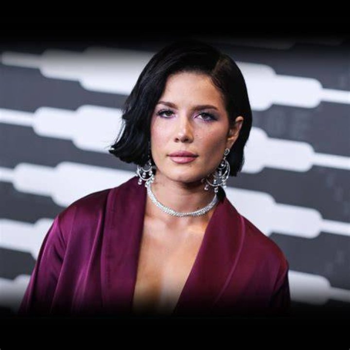 Top 10+ What is Halsey Net Worth 2023 Best Guide MUSICAFM