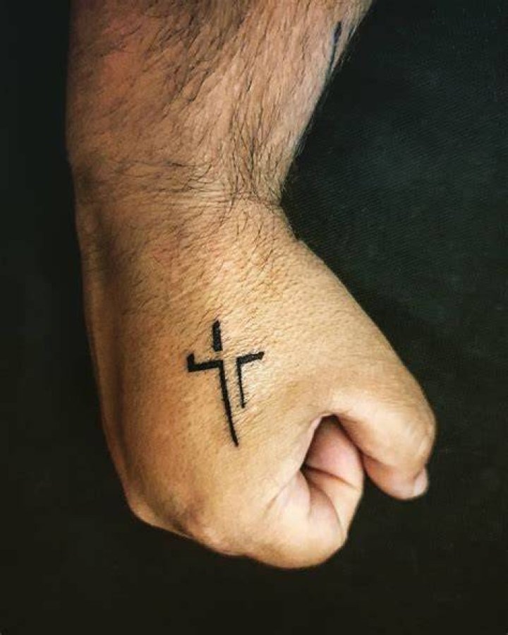 Top 69 Best Small Cross Tattoo Ideas [2021 Inspiration Guide]