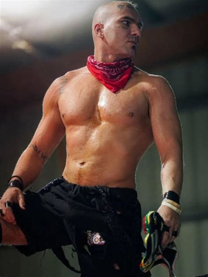 Top Aussie wrestler dies aged 36