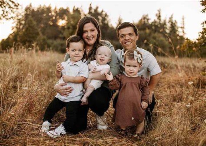 Tori Roloff Shares a New Family Photo with Baby Josiah, 5 Months