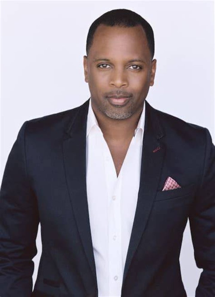 Toure Roberts Wiki, Bio, Age, Wife, Net Worth, Author, Church, Books, now