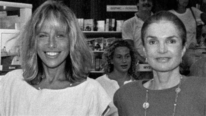 Tragic Details About Carly Simon