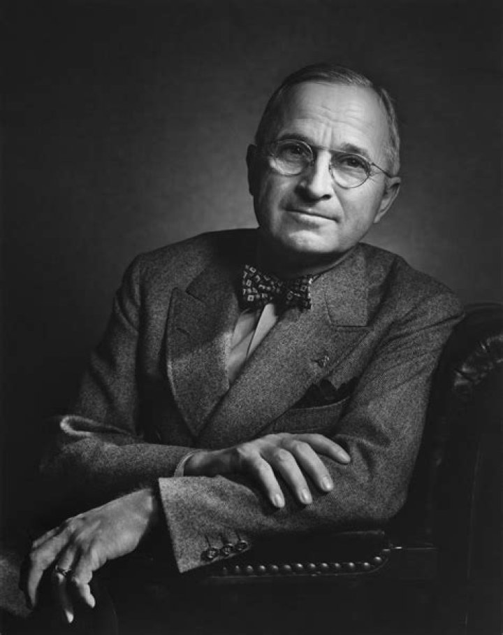 Truman's girlfriend, Tom Hanks' famous son who is viral on TV and
