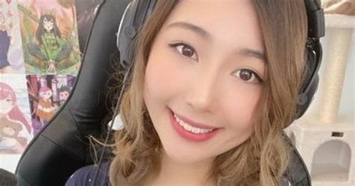 Twitch xchocobars Height, Age, New Boyfriend, Net Worth, Instagram