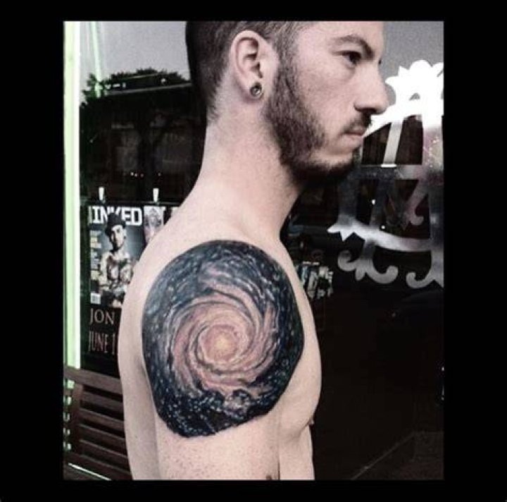 Tyler 21 Pilots Neck Tattoo Rwanda 24