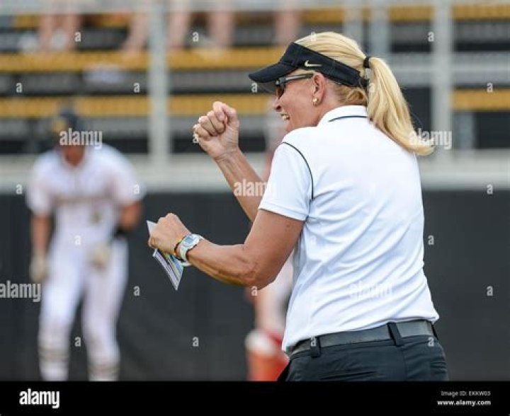 UCF softball coach Renee LuersGillispie leaving after launching