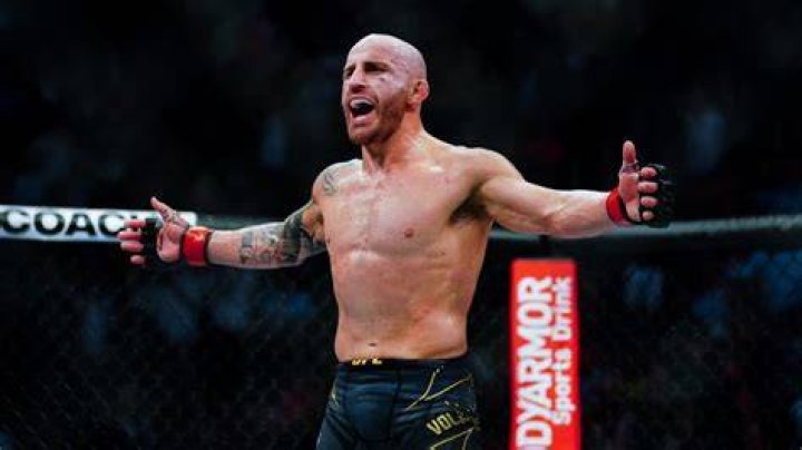 UFC 280 Alex Volkanovski eyes doublechampion status after announcing