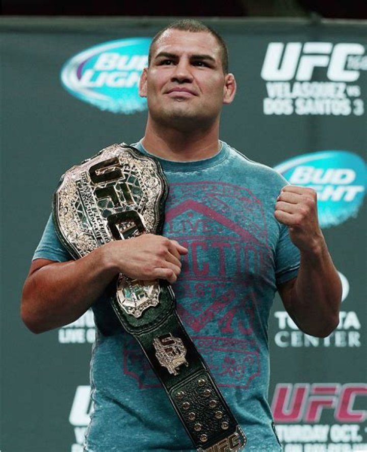 UFC Champion Cain Velasquez' wife is Michelle Borquez Velasquez (bio, Wiki)