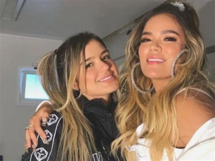 Una hermana de Karol G se retira de las redes sociales