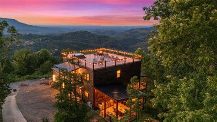 Unveil The Exclusive Hideaways Of Hollywood's Elite