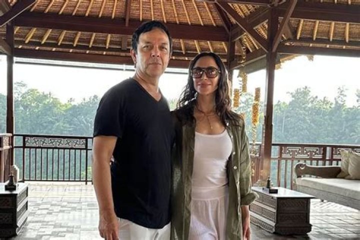 Unveiling Guraish Aldjufrie's Wife: A Journey Of Philanthropy And Success