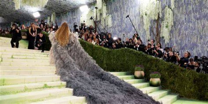 Unveiling Heidi Klum's Timeless Beauty: Secrets, Insights, And Inspirations