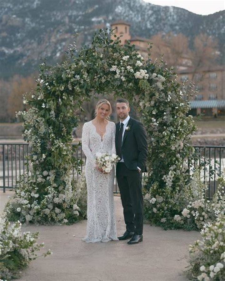 Unveiling The Secrets: Lindsey Horan's Relationships Explored