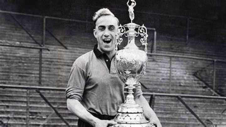 Unveiling The Secrets Of Football Legend: Billy Ethridge