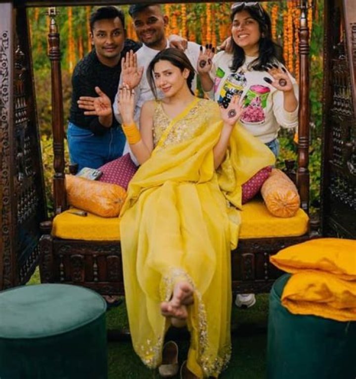 Unveiling The Story Of Mahira Khan's Inspiring Mother