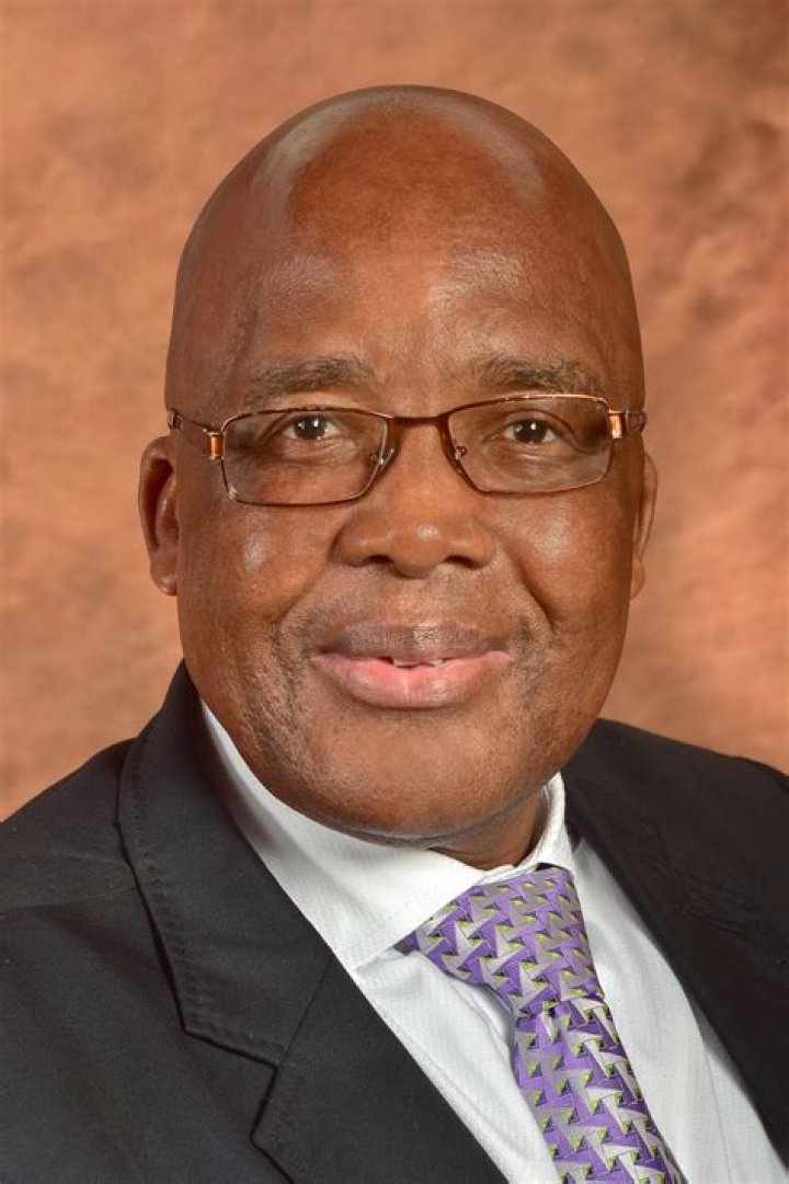 Unveiling The Truth: Aaron Motsoaledi's Proof Request In The Shepherd Bushiri Saga