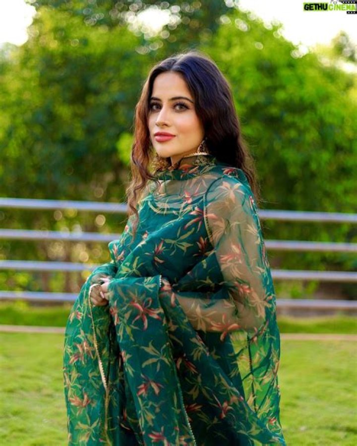 Urfi Javed Wiki, Biography, Age, Web Series, Photos & More Forih
