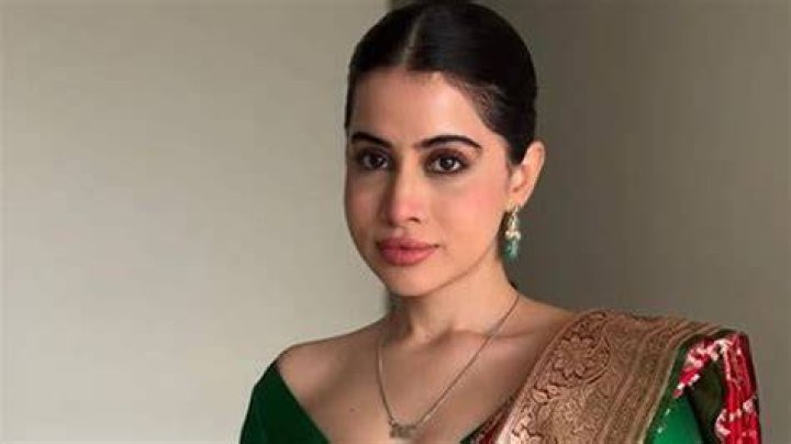 Urfi Javed's family is squad goals; check out her cool mom, sisters and