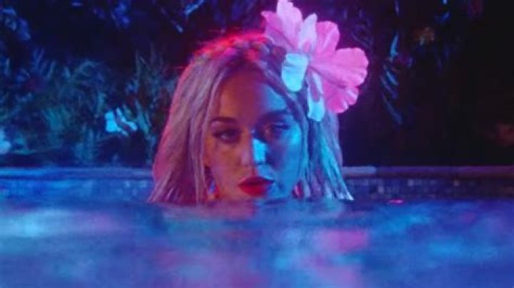 Valerie Blake Buzz American Idol Katy Perry Harleys In Hawaii